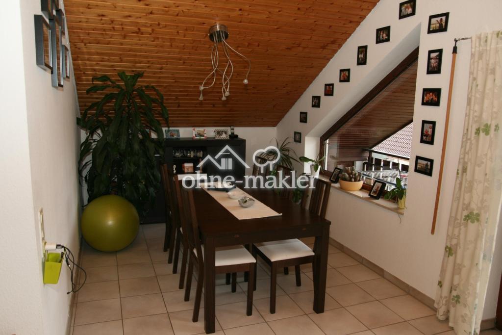 Gepflegte 2,5 Zimmer -DG-Wohnung mit Balkon und EBK in Pforzheim - Photo 3