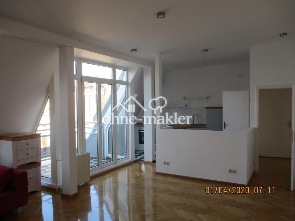 Wunderschöne 4-Raum Dachgeschoß-Altbauwohnung im beliebten Friedrichshain - Photo 1