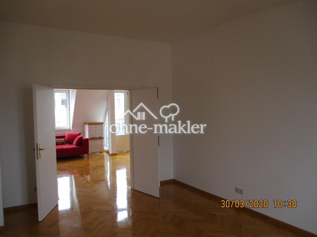 Wunderschöne 4-Raum Dachgeschoß-Altbauwohnung im beliebten Friedrichshain - Photo 2
