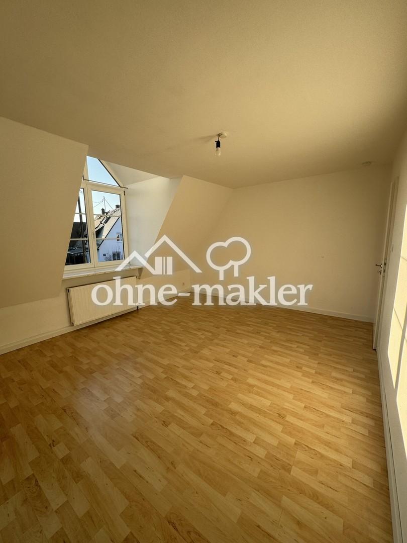 3-Zimmer-Dachgeschosswohnung mit Balkon + EBK in Maisach, Nutzfläche 151 qm, 5 Fußminuten zur S3 - Foto 1