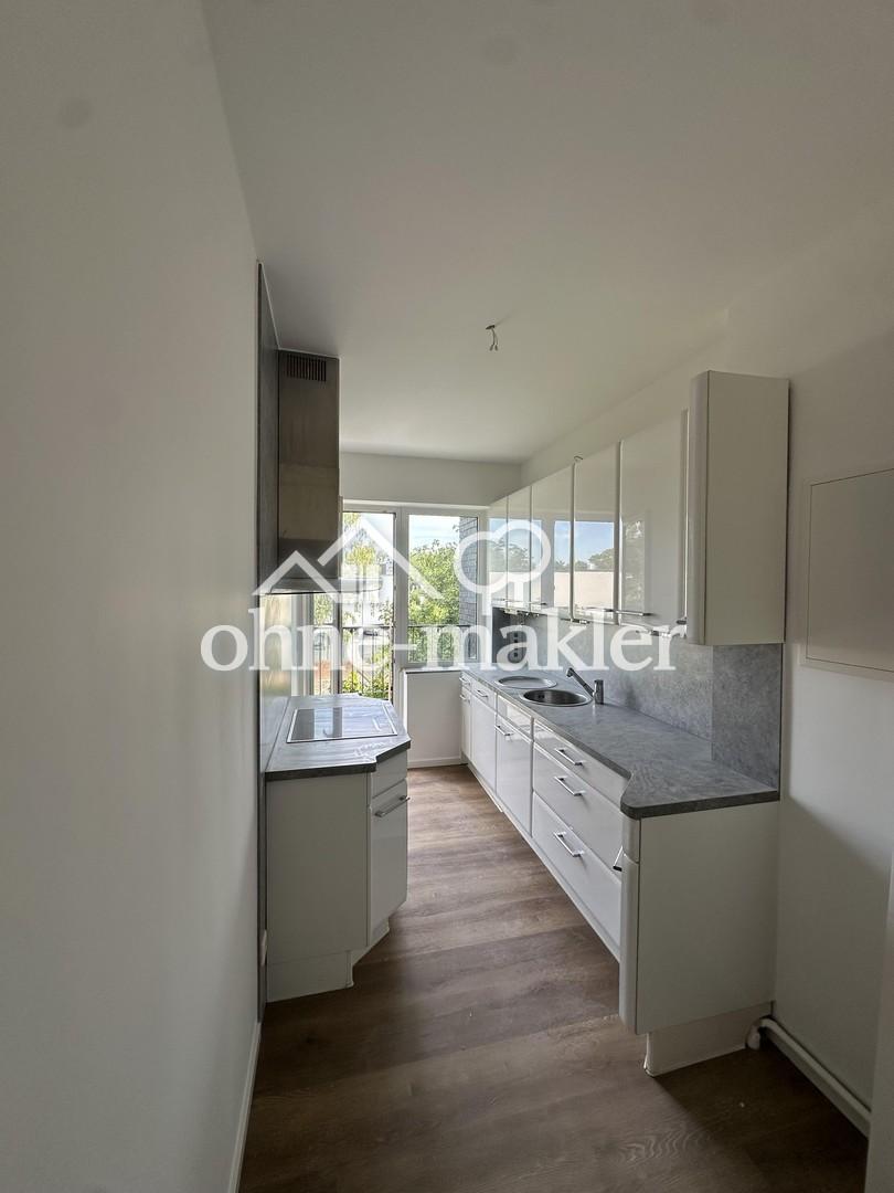 Schöne, gut geschnittene 2. Zi. Wohnung mit großem Balkon und EBK - Foto 1