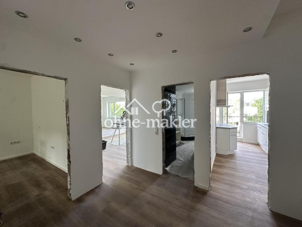 Schöne, gut geschnittene 2. Zi. Wohnung mit großem Balkon und EBK - Foto 2