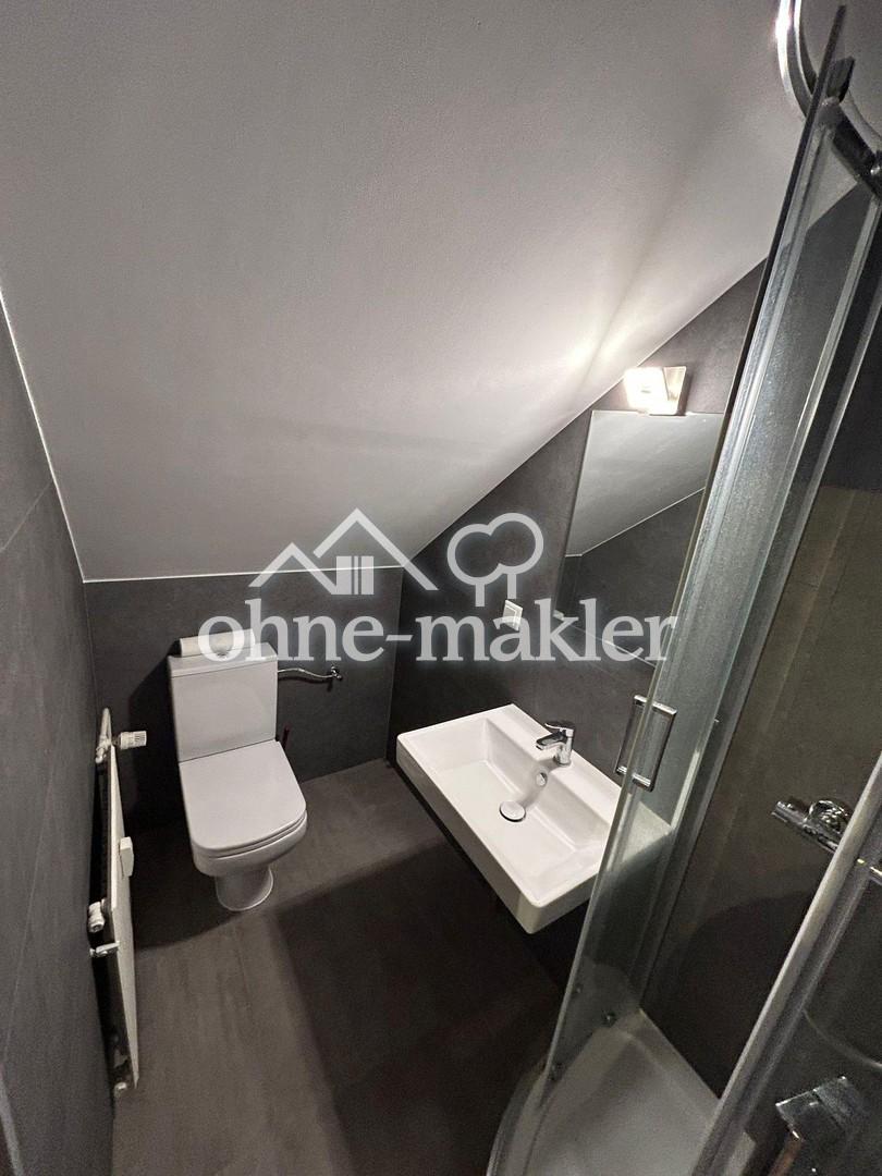 Moderne 3-Zimmer in beliebter Lage mit Einbauküche & Stellplatz - Photo 2