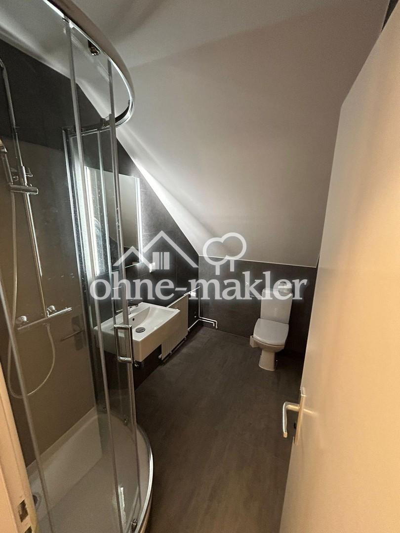 Moderne 3-Zimmer in beliebter Lage mit Einbauküche & Stellplatz - Photo 3