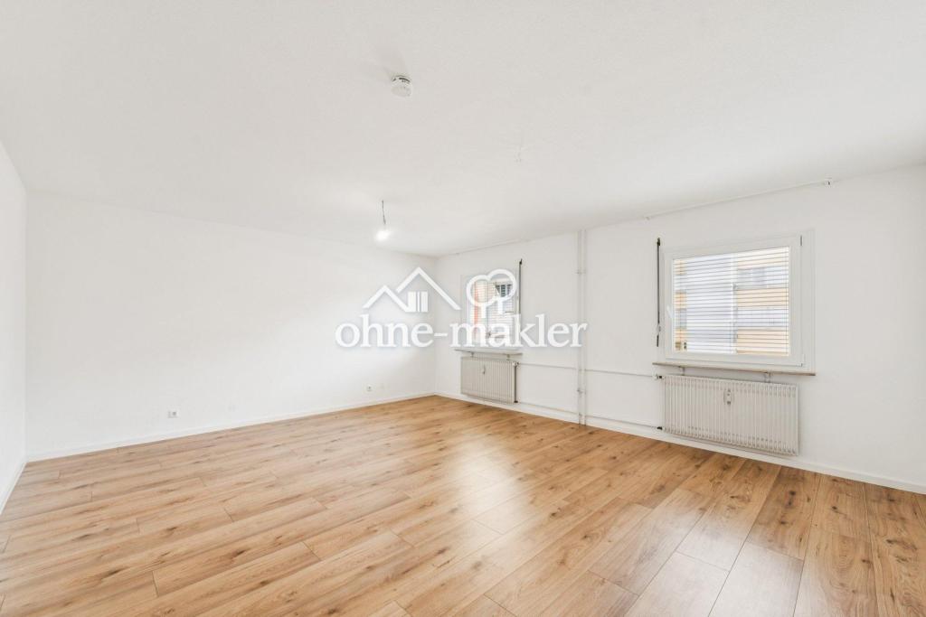 Erstbezug nach Kernsanierung: 2,5-Zi.-Wohnung mit Balkon und TG-Stellplatz (+Aufzug) - Photo 1