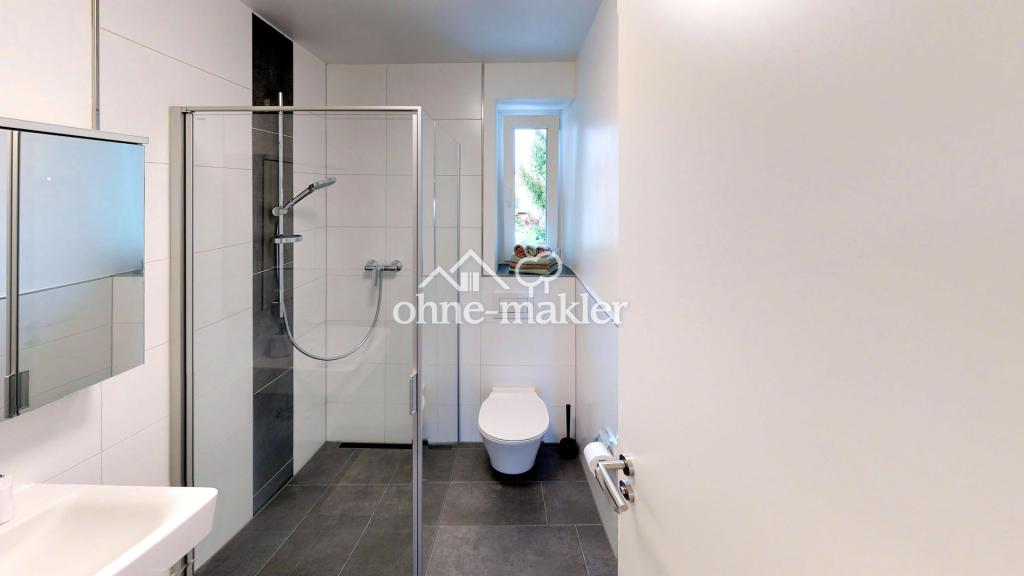 Renovierte 5 Zimmerwohnung mit Einbauküche - Foto 4