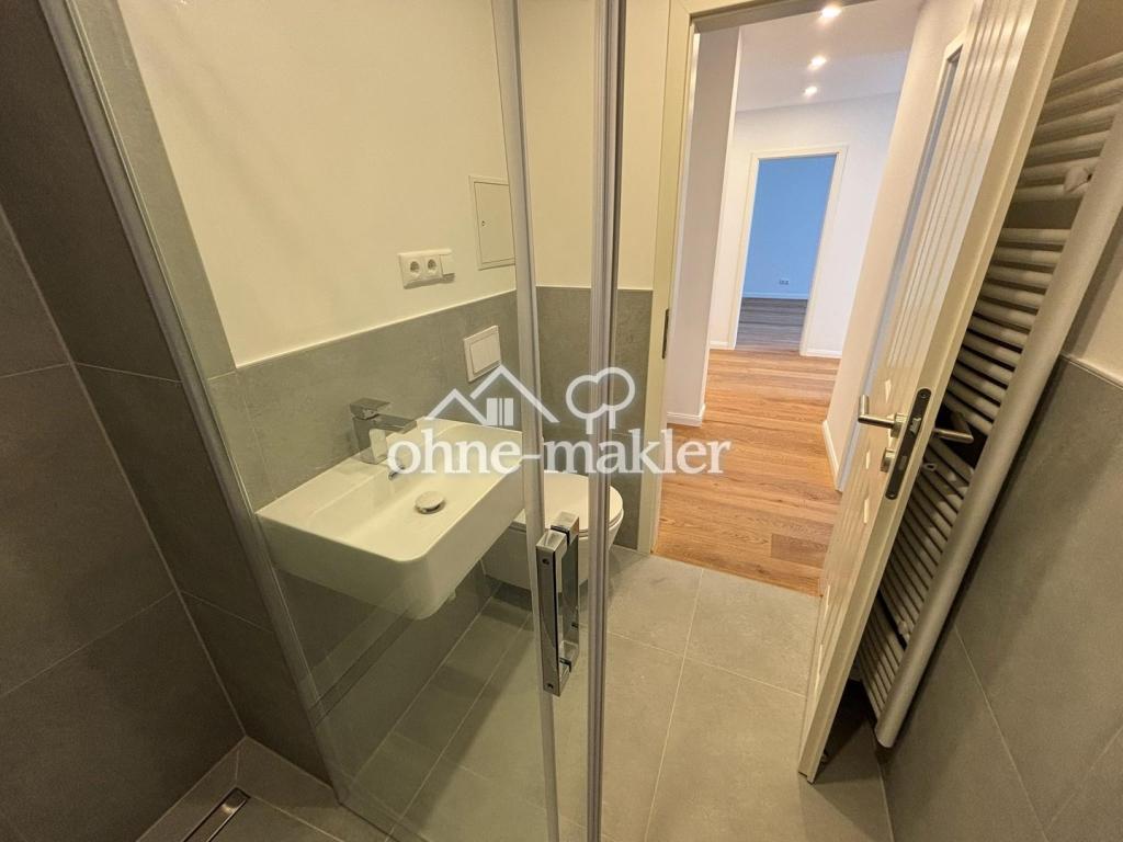 Hochwertig sanierte 2-Zimmer-Wohnung (Erstbezug) mit Balkon und neuer Einbauküche - Photo 5