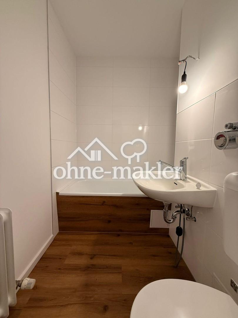 2-Zimmer-Wohnung - Balkon ins Grüne, Aufzug, Einbauküche - Erstbezug nach umfassender Renovierung - Foto 1