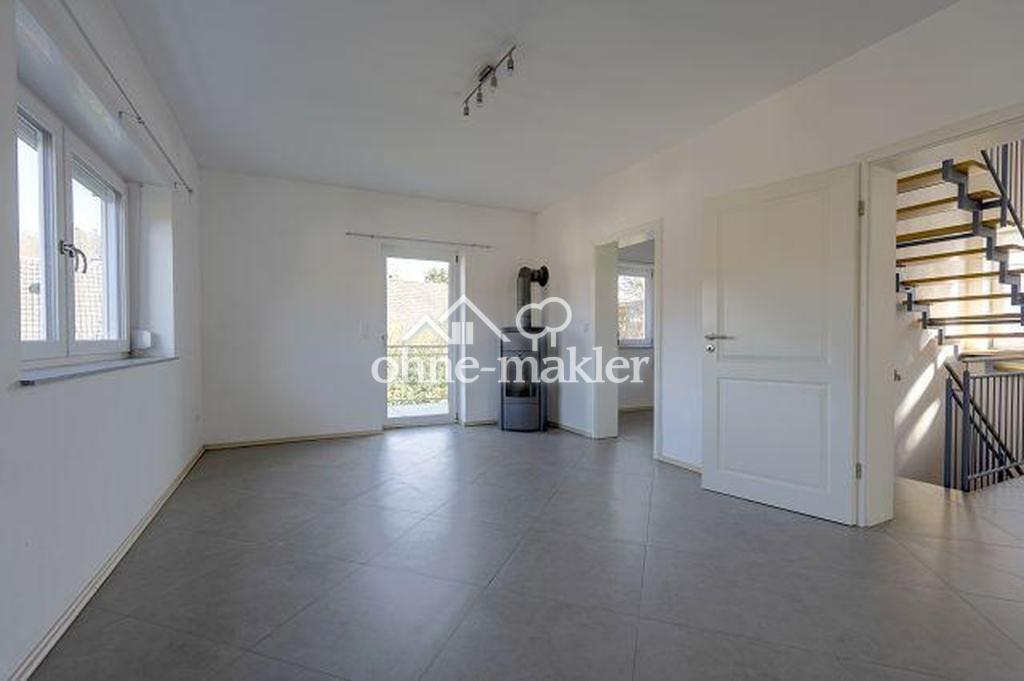 Modernes Einfamilienhaus mit Garten, Kamin & viel Platz in Reichenbach-Steegen - Photo 2
