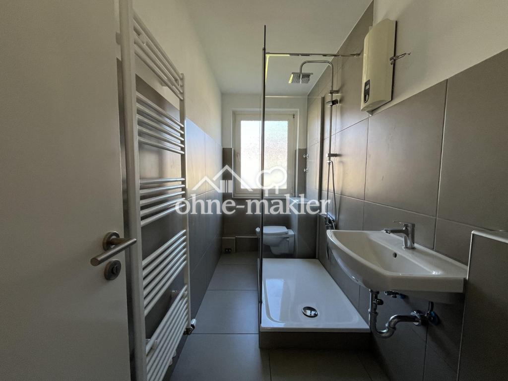 Erstbezug nach Renovierung - 2 Zimmer mit Einbauküche und Balkon - Foto 5