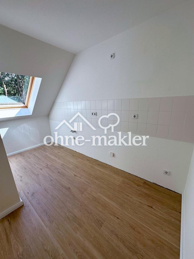 Helle Dachgeschosswohnung mit Balkon in Zossen Wünsdorf - Foto 5