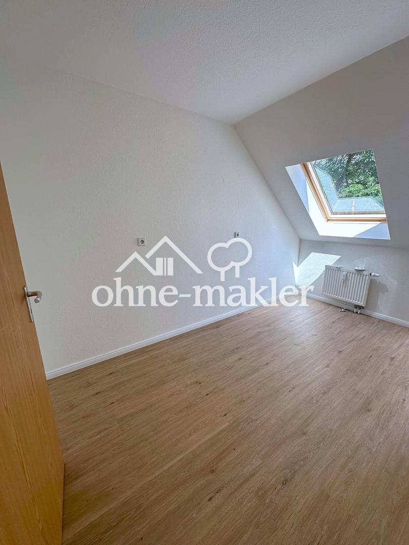 Ruhig wohnen nahe dem See: Helle 3-Zimmer-Dachgeschoss-Wohnung mit Balkon in Zossen - Foto 4
