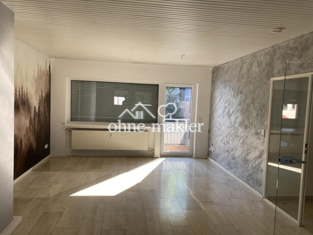 Freundliche 3-Zimmer-DG-Wohnung mit Balkon und Einbauküche in Kenn - Foto 1