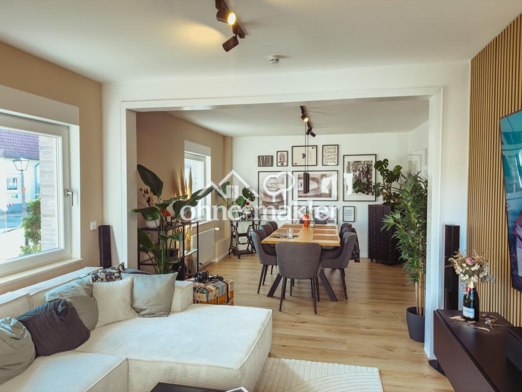 Exklusives Smart‑Energy‑Familienhaus mit 25 kW PV‑Anlage, Wallbox und großem Garten - Photo 1
