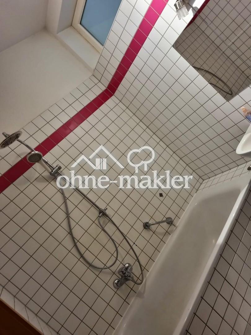 Schöne renovierte 3 Raum Wohnung mit Tageslicht Bad - Photo 2