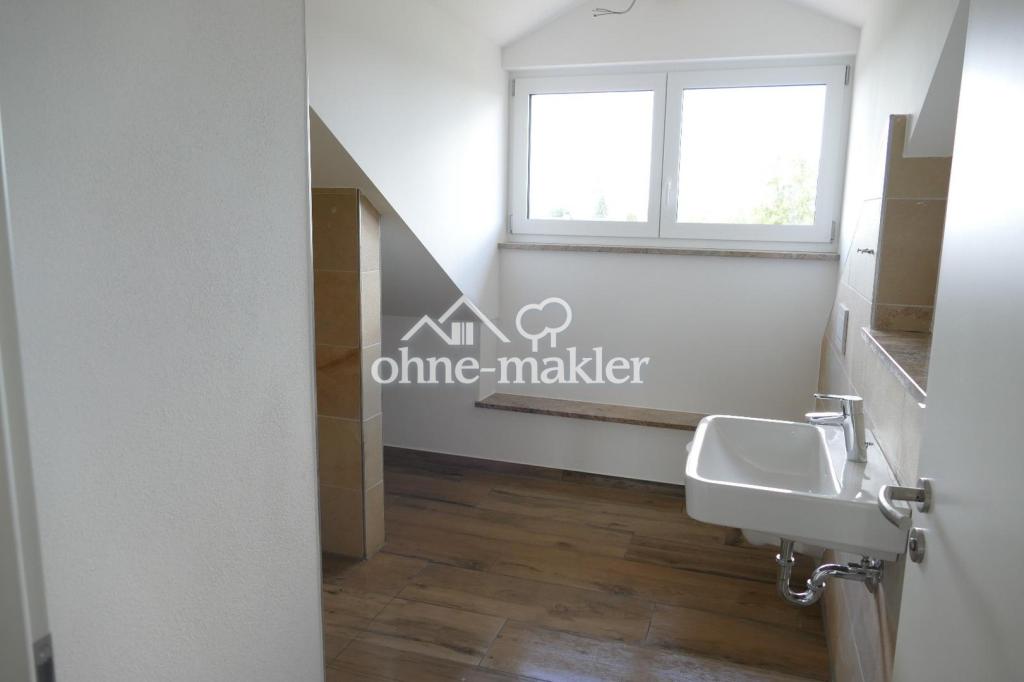 Neubau-Erstbezug, moderne Doppelhaushälfte mit 7 Zimmer - Photo 2