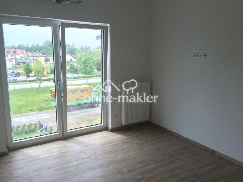 Lichtdurchflutete und neu gebaute 2-Zimmer Wohnung mit Terrasse und EBK, ohne Courtage - Nr. 7 - Foto 1