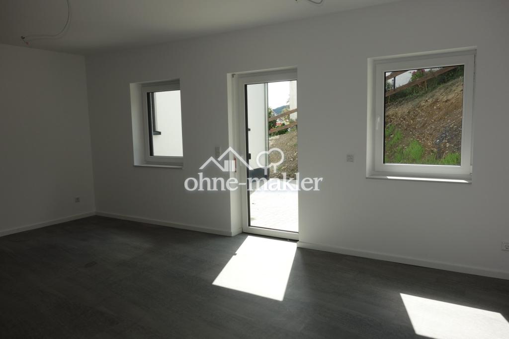 Moderne Neubau-Wohnung mit Einbauküche + großer Terrasse! - Foto 4