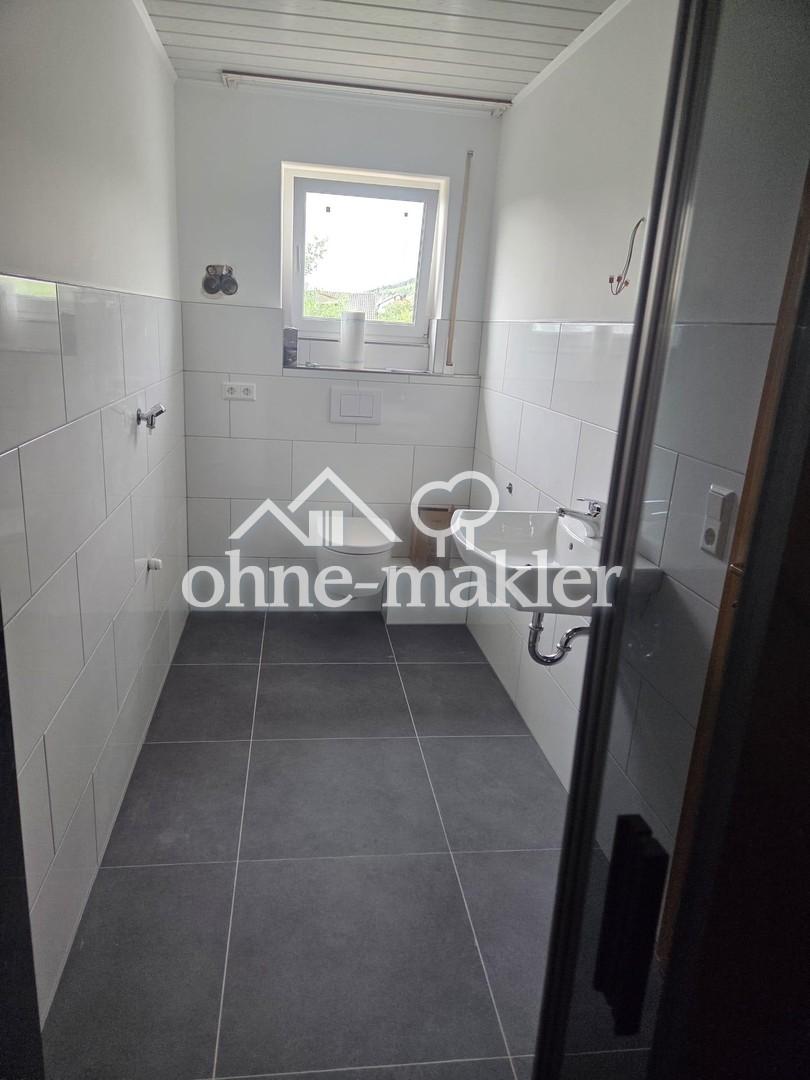 Helle 4-Zimmer-Wohnung mit Balkon und Stellplatz in Thüngersheim - Photo 4