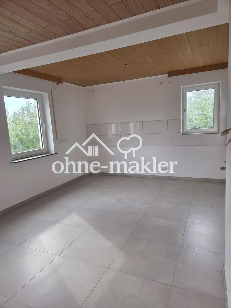 Helle 4-Zimmer-Wohnung mit Balkon und Stellplatz in Thüngersheim - Photo 2