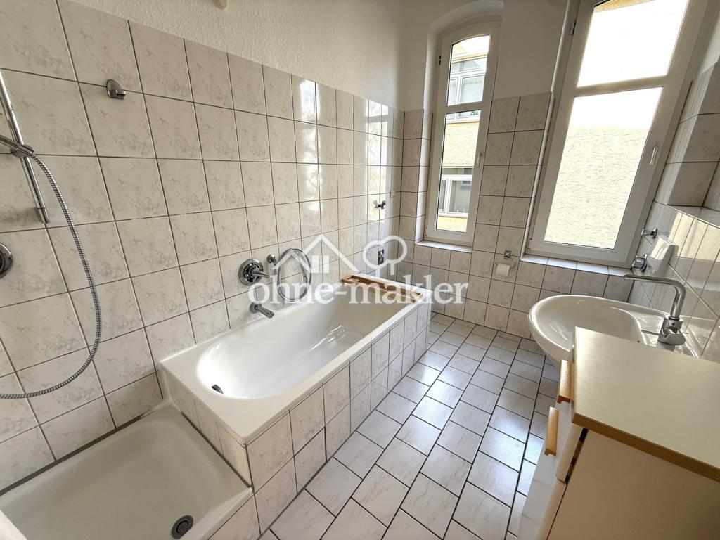 3ZKB Oststadt Fahrstuhl/Einbauküche/Tageslichtbad - Photo 2
