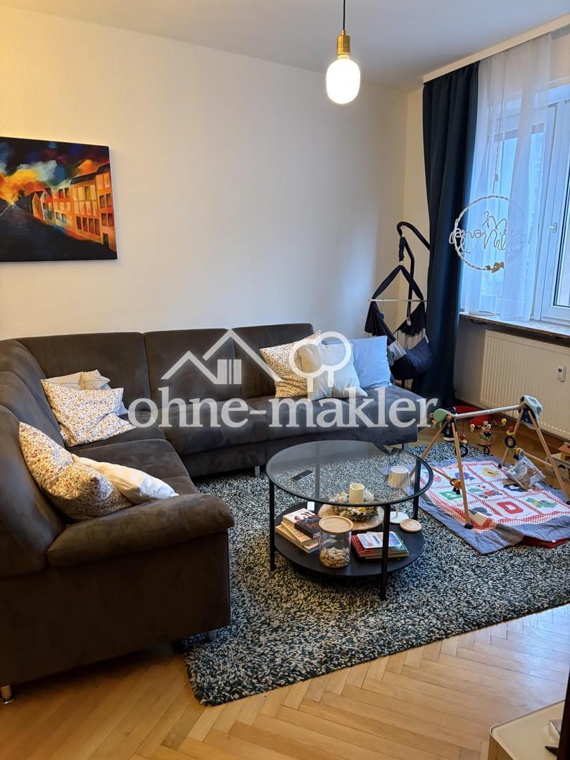 Schöne Vierzimmer-Altbauwohnung mit Balkon in Innenstadtnähe - Foto 1