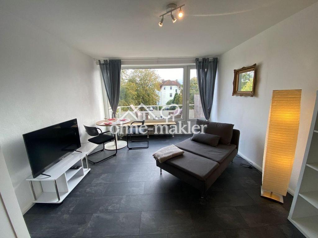 Sonnige, möblierte Wohnung mit Balkon zentral im schönen Wedel - Photo 1