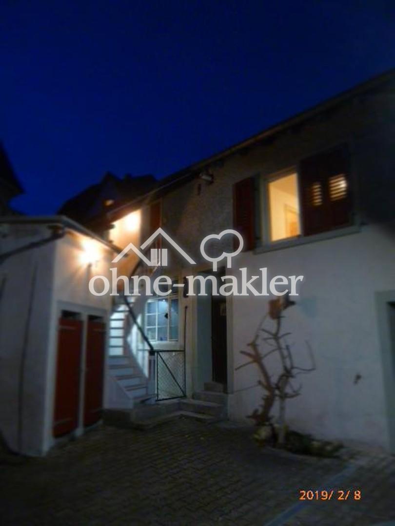 Charmante 2-ZKB mit Holzdielen, Freisitz und Innenhof - Photo 3