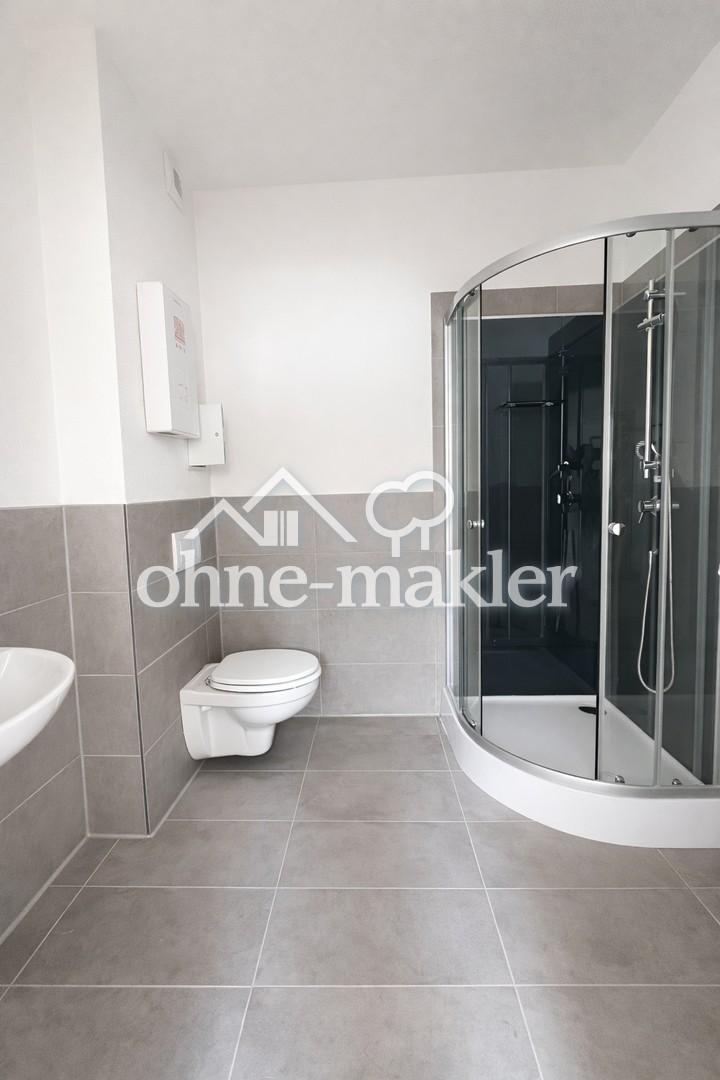Modern sanierte 2-Zimmer-Wohnung mit offener eingebauter Wohnküche inkl. Strom und Heizkosten - Photo 2