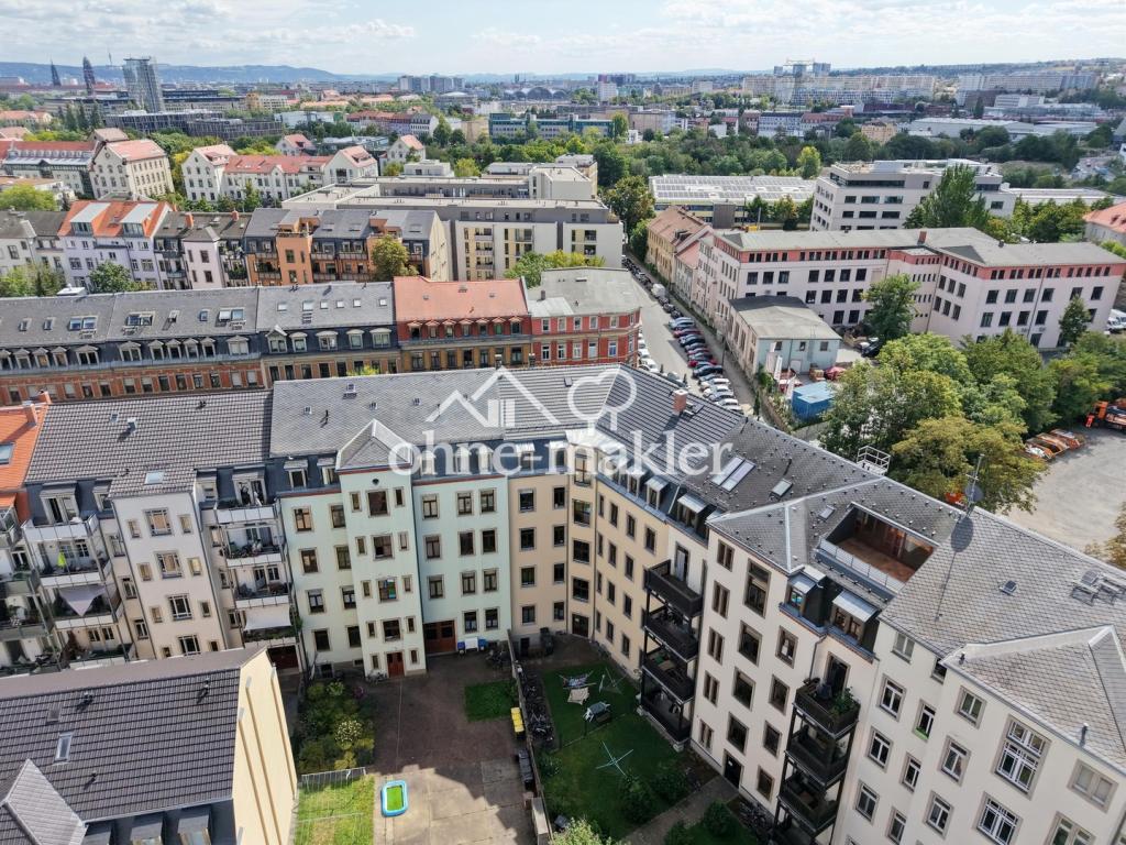 Lichtdurchflutete 3-Zimmer-Mansardwohnung im denkmalgeschützten Altbau – frisch saniert mit 69 m² - Foto 4