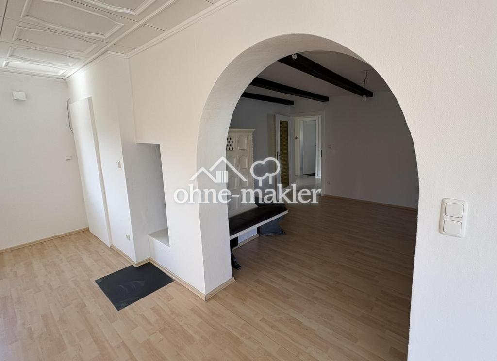 Geräumige und helle Altbauwohnung mit Dachterrasse in bester Karlsfelder Lage - Photo 1