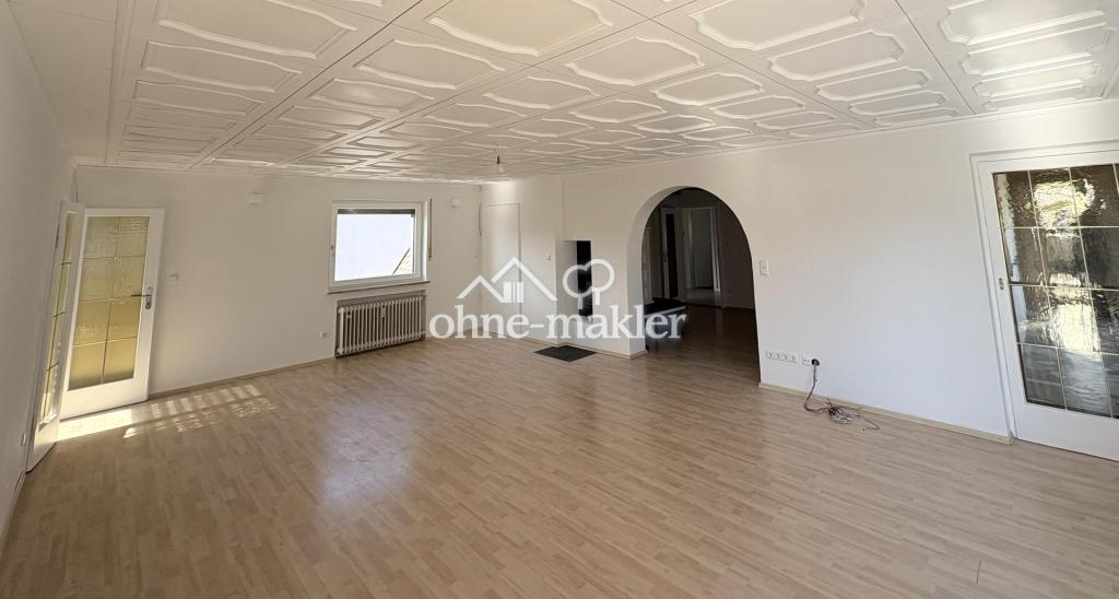 Geräumige und helle Altbauwohnung mit Dachterrasse in bester Karlsfelder Lage - Foto 1