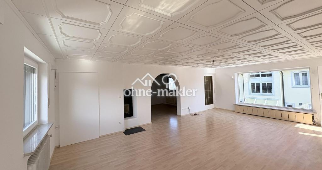 Geräumige und helle Altbauwohnung mit Dachterrasse in bester Karlsfelder Lage - Foto 3