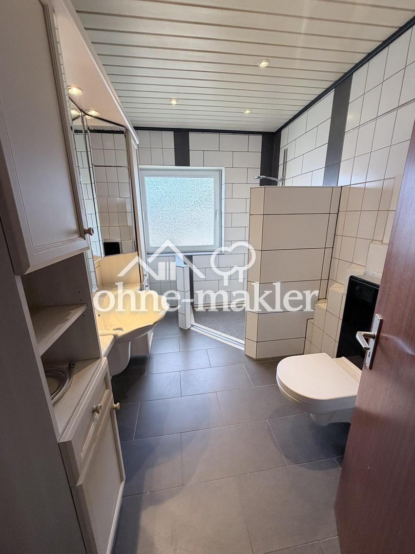 Großzügige, frisch teilrenovierte 104 qm² Erdgeschoßwohnung mit Balkon in Fronhausen - Photo 4