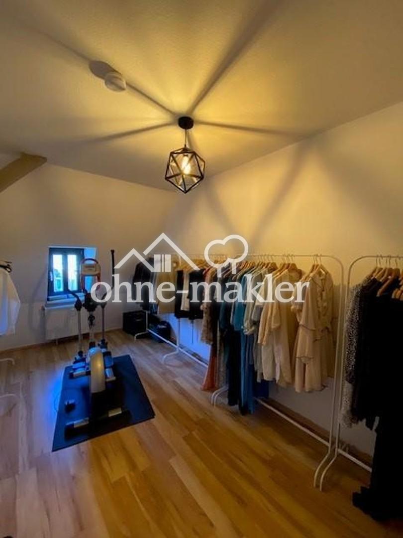 Im Herzen von Halle: 4-Zimmer-Wohnung im ruhigen Hinterhaus gelegen - Photo 1