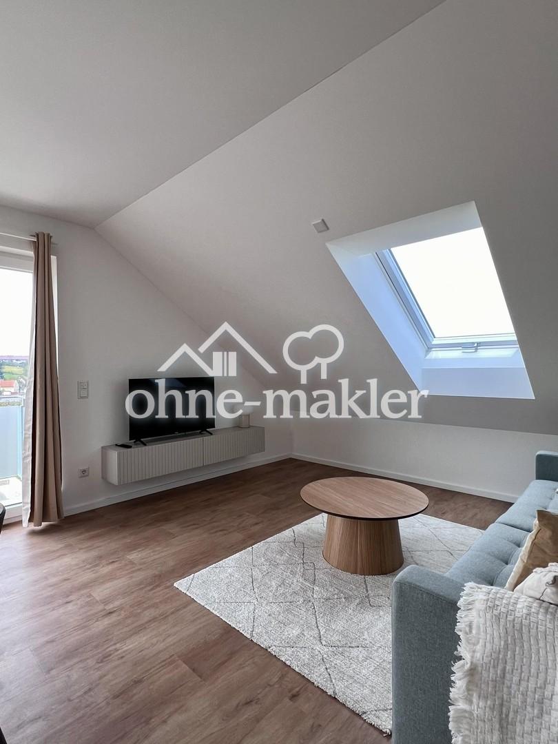 Voll möblierte 2-Zimmer-Wohnung im Dachgeschoss mit Balkon und traumhaftem Ausblick - Photo 2