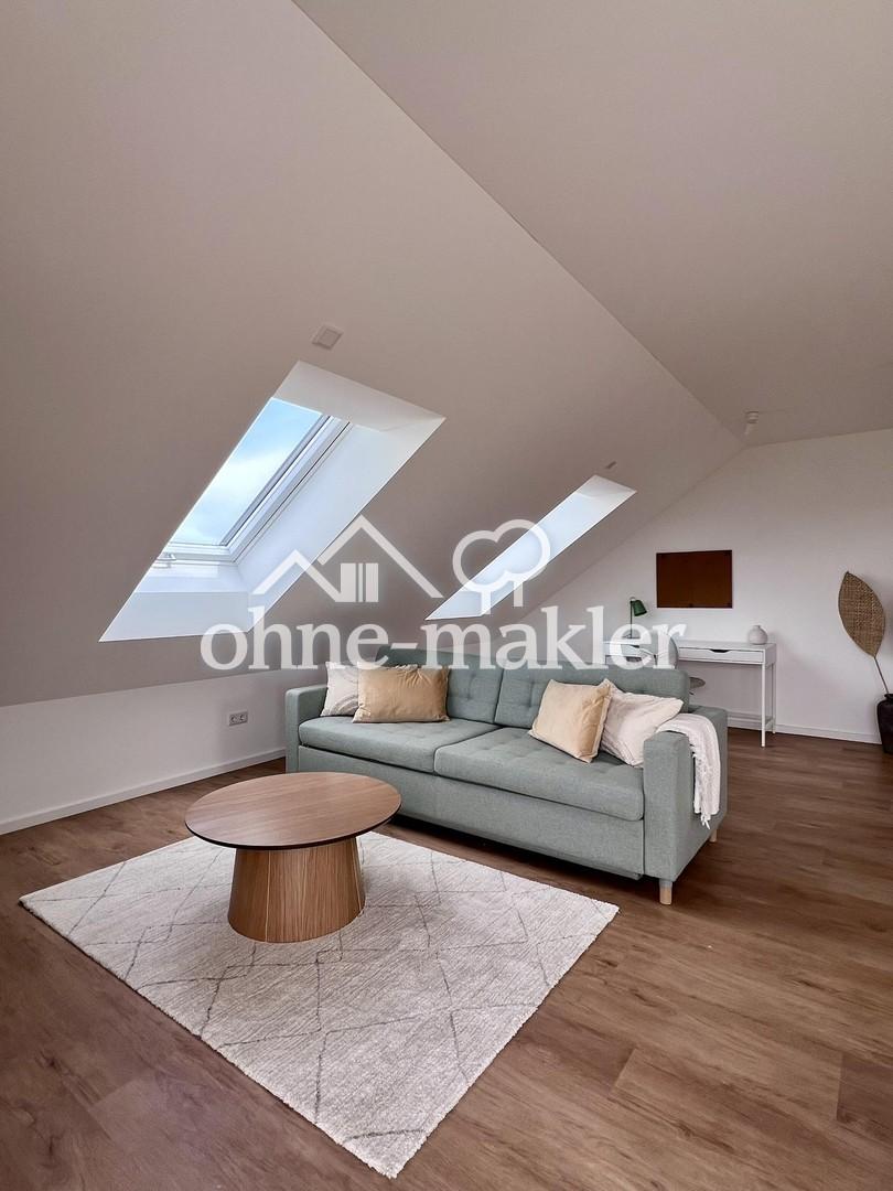 Voll möblierte 2-Zimmer-Wohnung im Dachgeschoss mit Balkon und traumhaftem Ausblick - Photo 3