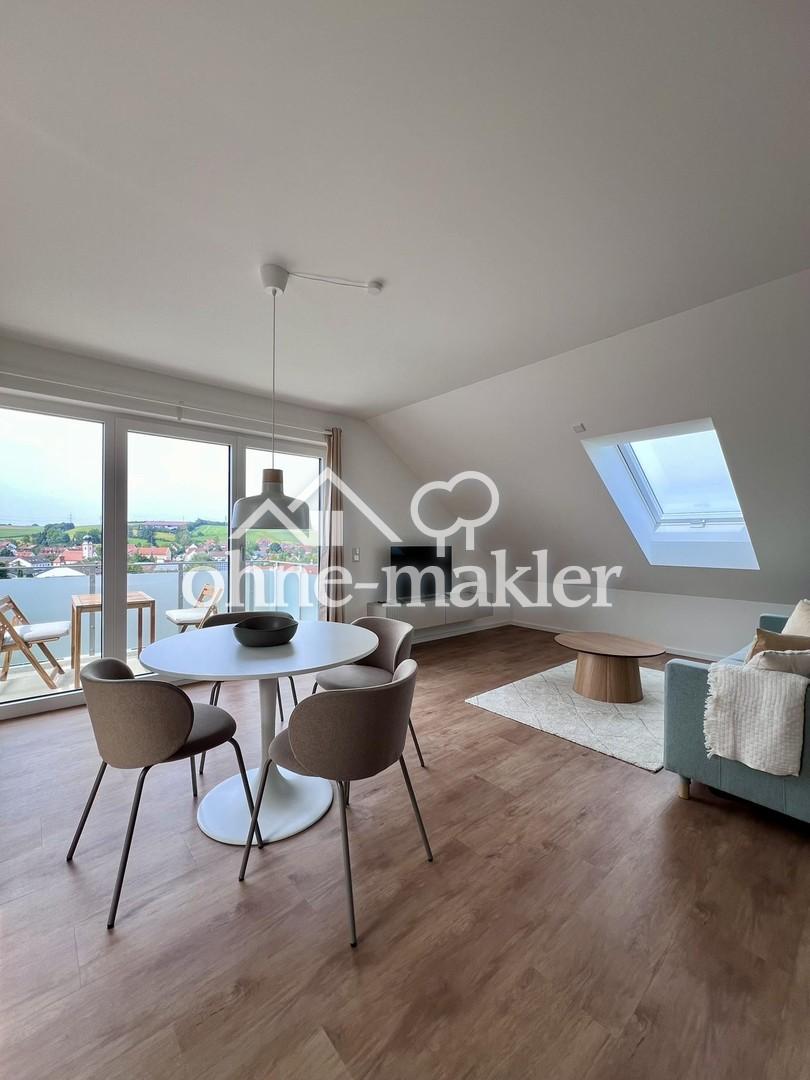 Voll möblierte 2-Zimmer-Wohnung im Dachgeschoss mit Balkon und traumhaftem Ausblick - Photo 4