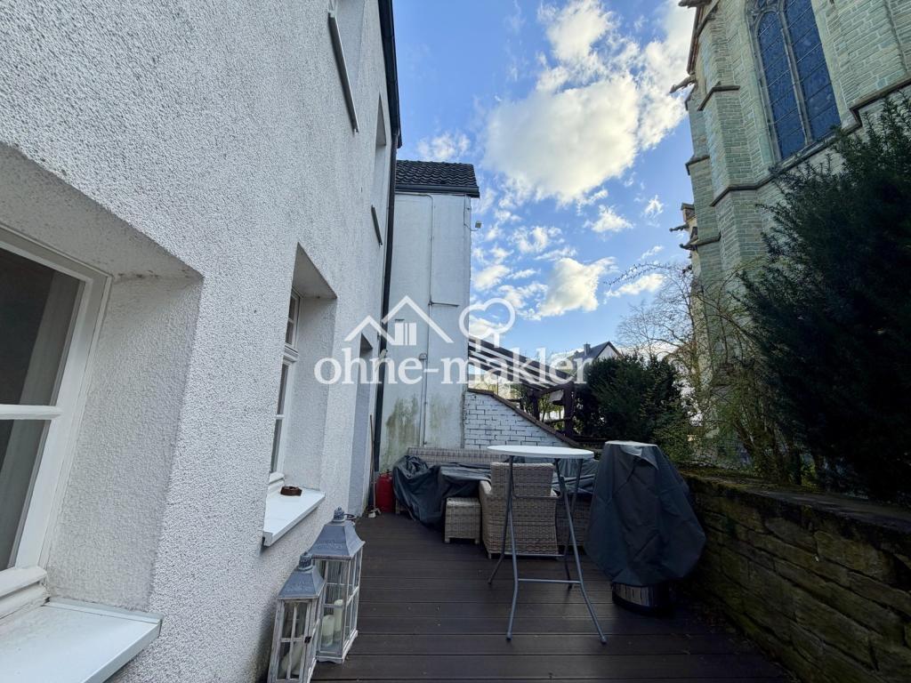 Maisonette-Wohnung mit Altbaucharme & privater Terrasse - Photo 3