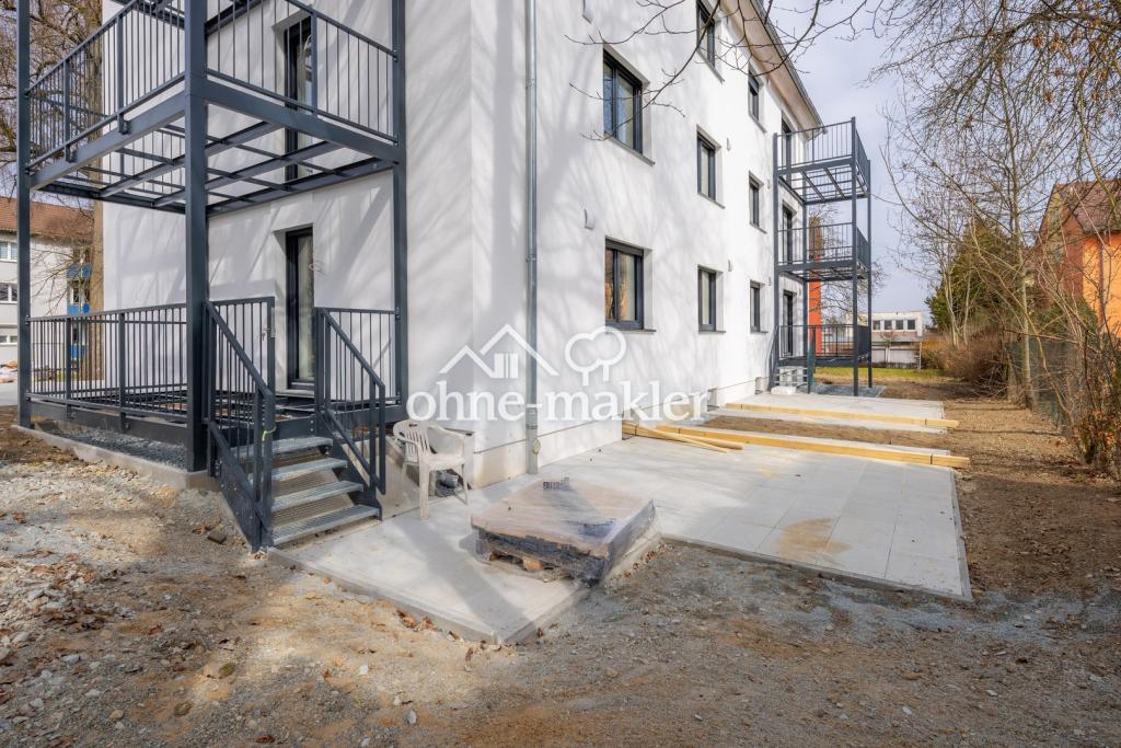 Erstbezug nach Kernsanierung: Helle 3-Zimmer-Wohnung in Mehrfamilienhaus mit Balkon (EG) - Photo 1