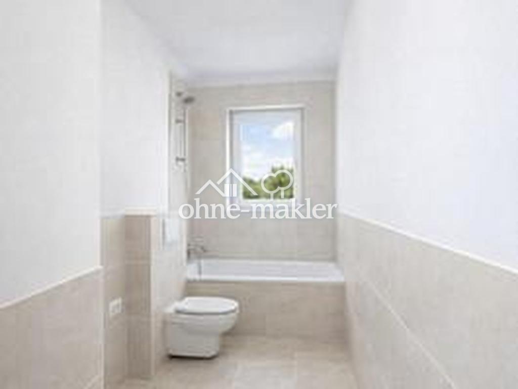 Erstbezug nach Sanierung ca. 87qm 3 Zimmer + Küche + Bad mit Badewanne + Balkon + Keller - Photo 1