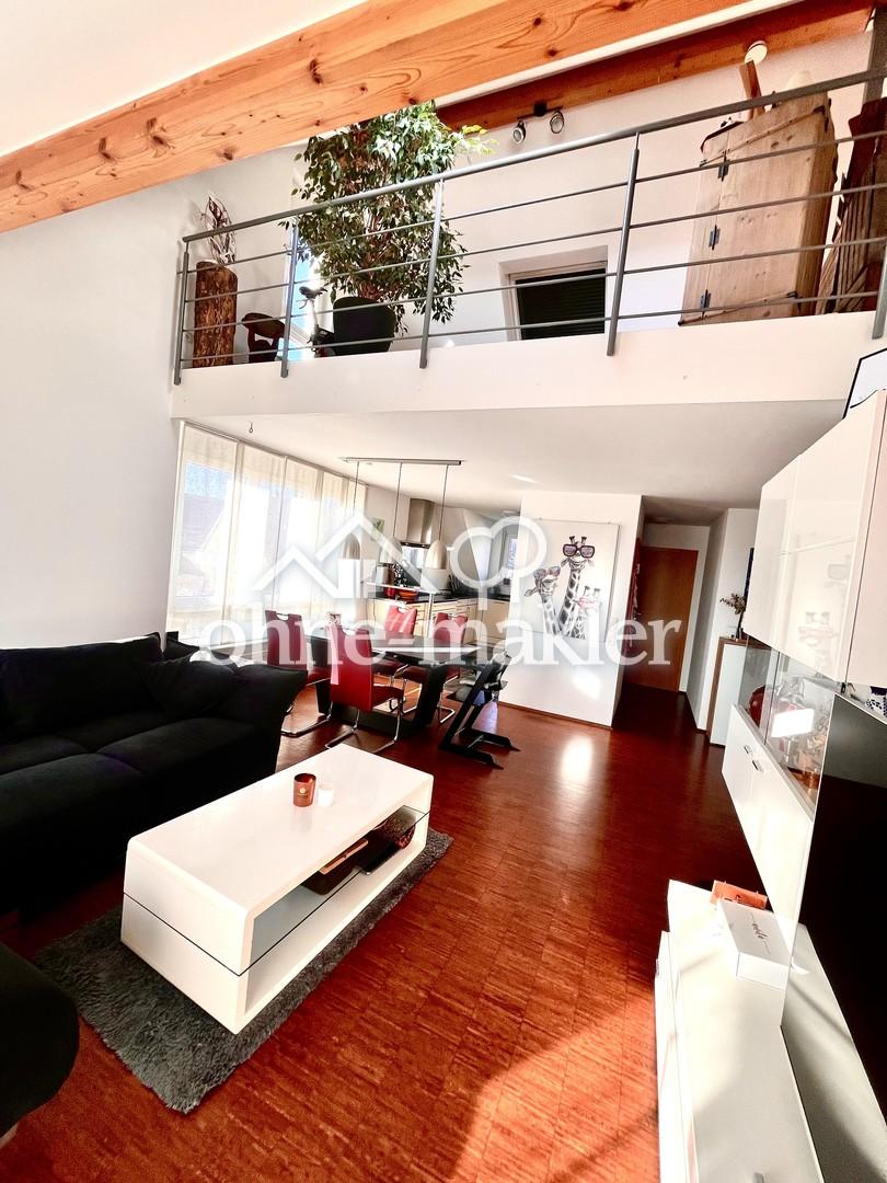 Möblierte 4,5-Zi.-Dachmaisonette mit Galerie, großem Balkon, TG & E-Ladestation - Foto 2