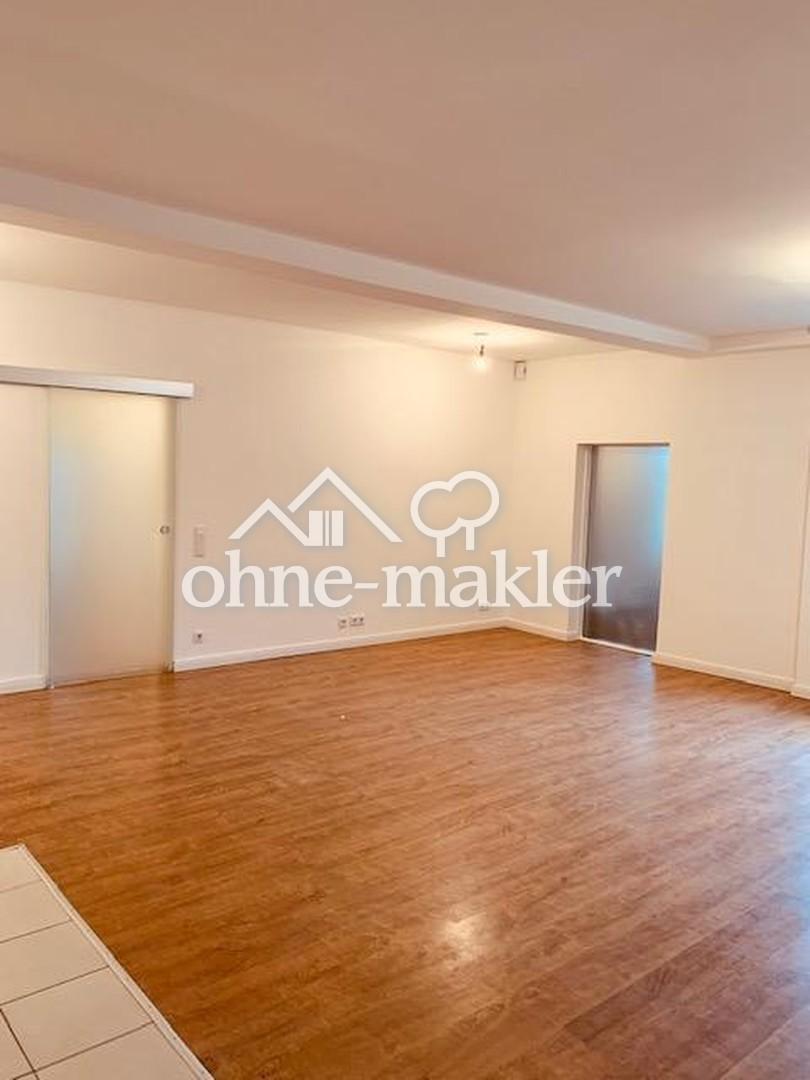 Frisch renovierte 4-Zimmerwohnung mit großem Wohn-Essbereich in Zentraler Lage zu vermieten - Photo 1