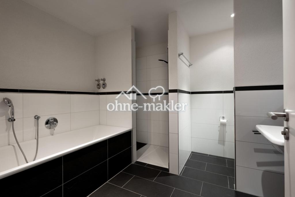 Renovierte 3 Zi.-Whg mit 2 Dachbalkonen, Aufzug, Carport & EBK in ruhiger Waldrandlage - Foto 5