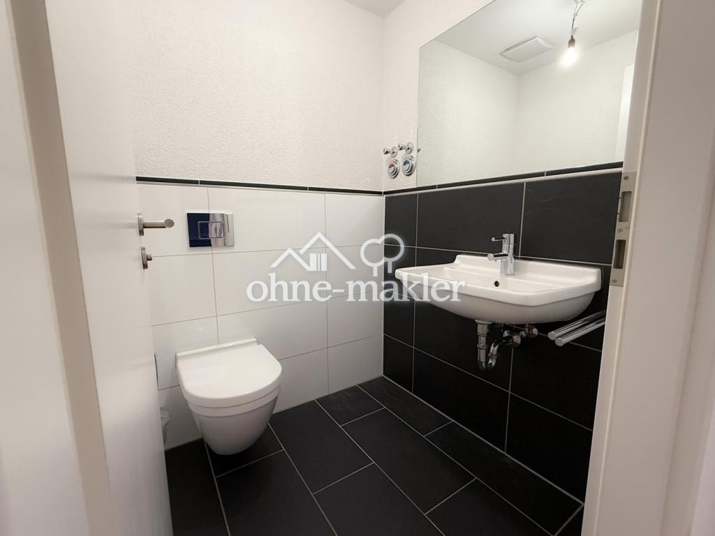 Renovierte 3 Zi.-Whg mit 2 Dachbalkonen, Aufzug, Carport & EBK in ruhiger Waldrandlage - Foto 4