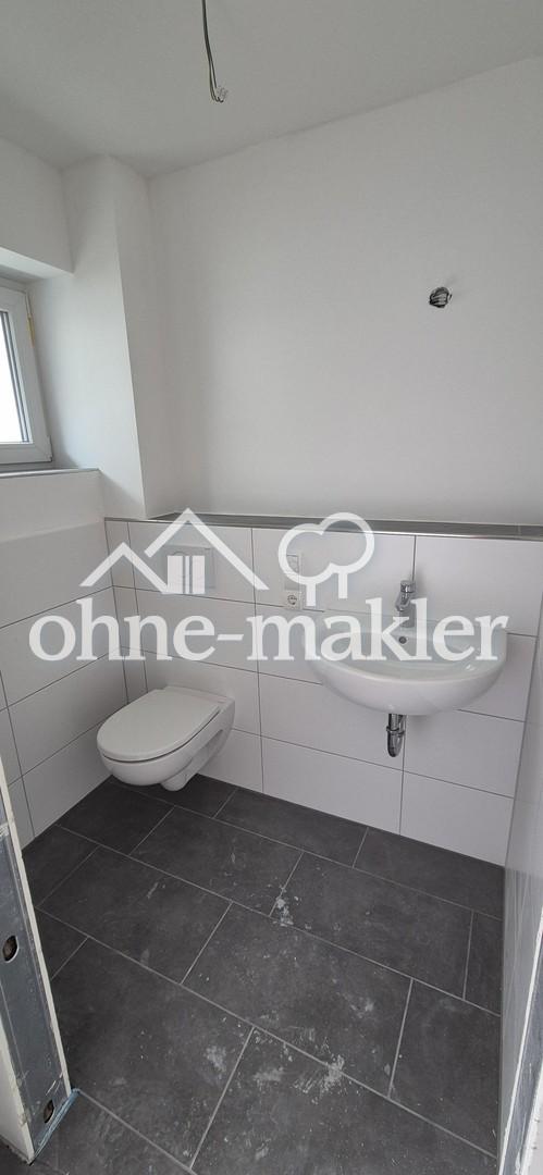 Neubau-Reihenhaus mit Terrasse 140 m² Familienhaus mit sehr niedrigen Energiekosten (EH-40 + PV) - Photo 3