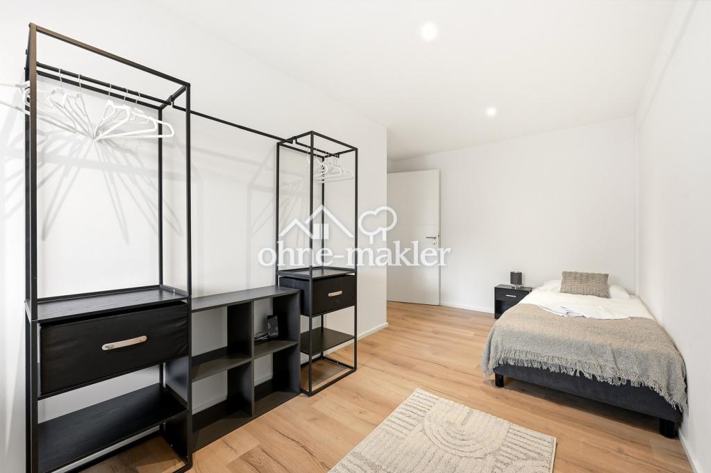 Nach Kernsanierung - zentrale voll möblierte 4-Zimmer Wohnung - Photo 1