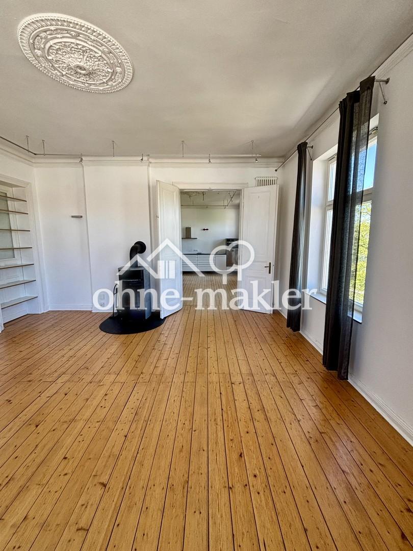 Altbau-Charme pur: 4-Zimmer-Wohnung mit Dielenboden & Stuckdecken - Foto 1