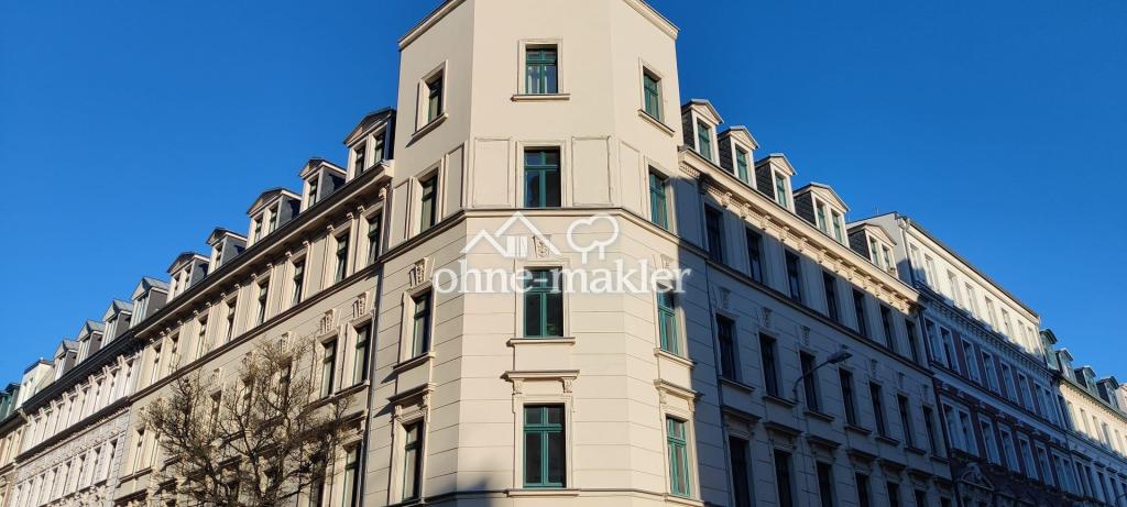 Fully furnished 2-room apartment with balcony – perfect for expats and business travellers - Photo 1
