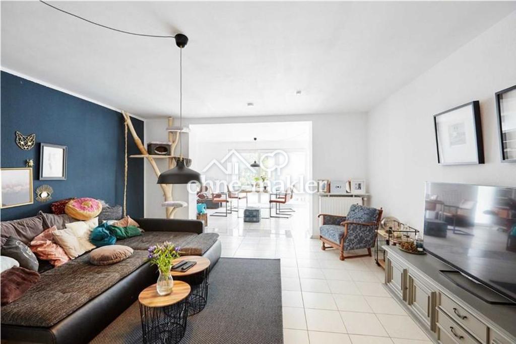 Zentrale Erdgeschosswohnung mit neuem Bad & Sonnenterrasse/ für Paare und Singles! - Photo 1